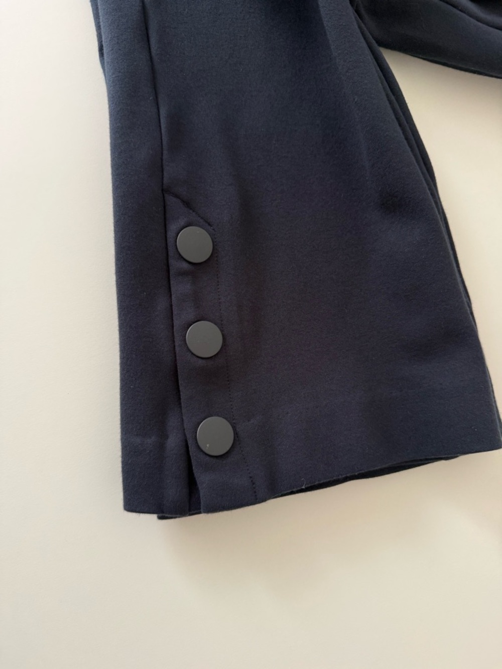 Cabi "Keen" Cropped Slight Kick-Flare-Navy Blue Trousers Size 2 EUC - Picture 8 of 15